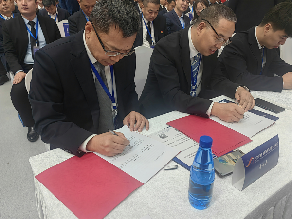 阿勒泰能源公司起劲加入煤焦化工业项目——乐成签约新疆青河-下层动态