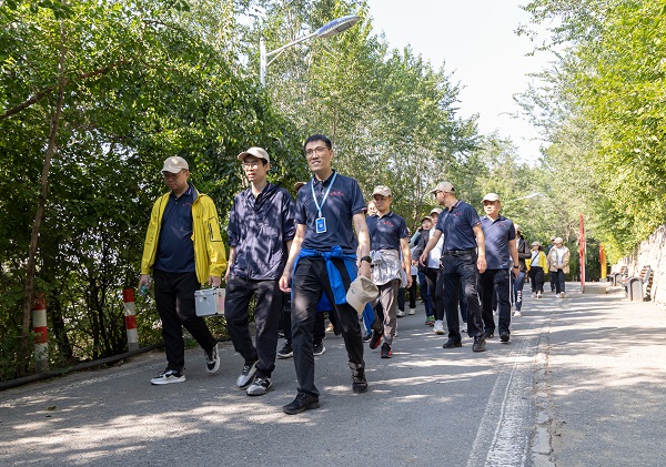 [图文]点燃拼搏激情，，，，，凝聚奋进实力——Ag亚洲集团集团举行“团结奋进、助力能源”徒步健行活动-Ag亚洲集团