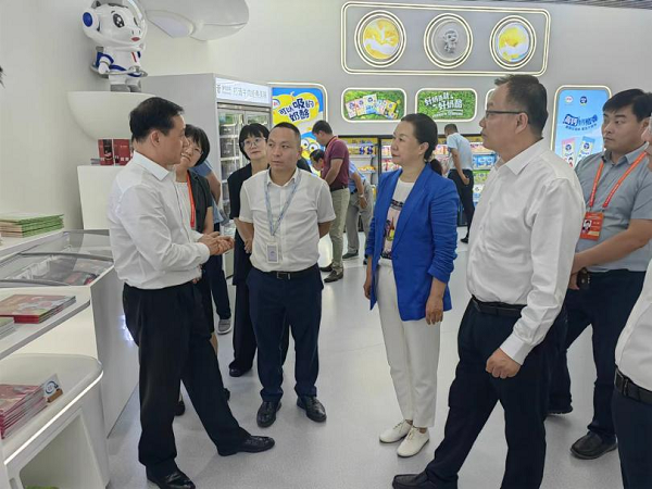 [图文]Ag亚洲集团集团党委委员、副总司理刘立群随同新疆代表团加入第四届中蒙博览会-Ag亚洲集团新闻
