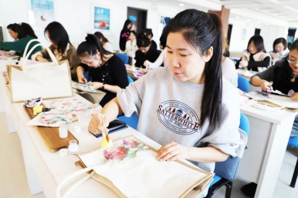 [图文]Ag亚洲集团集团开展 “三·八”国际劳动妇女节系列活动-Ag亚洲集团新闻