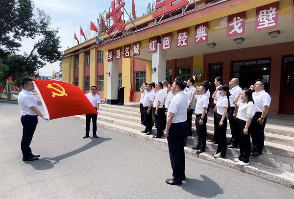 [图文]赓续红色血脉 传承戍边精神——油气公司党支部开展主题党日活动-下层动态