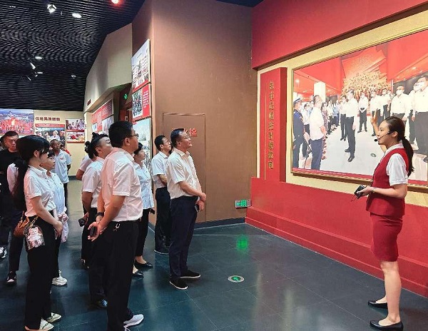 [图文]赓续红色血脉 传承戍边精神——油气公司党支部开展主题党日活动-下层动态